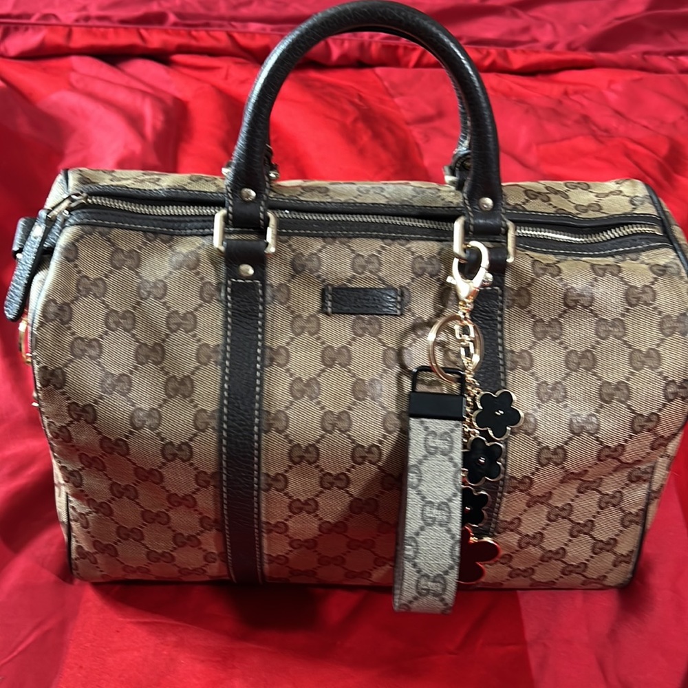 Authentic GUCCI Duffle Bag GG  Leather/wallet  Gucci Vintage Wallet/ small spot! - Picture 3 of 16